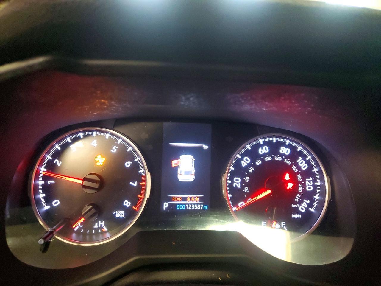 2021 TOYOTA RAV4 LE photo 9