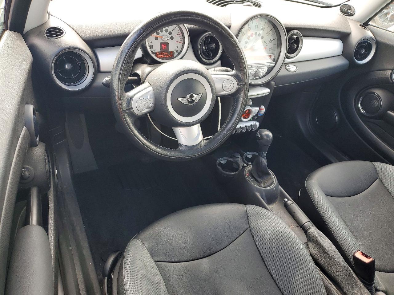 2010 MINI COOPER photo 22