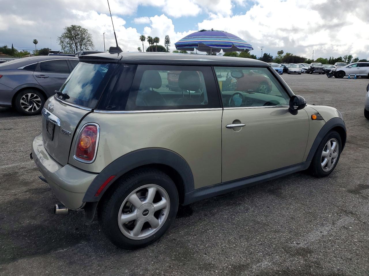 2010 MINI COOPER photo 7
