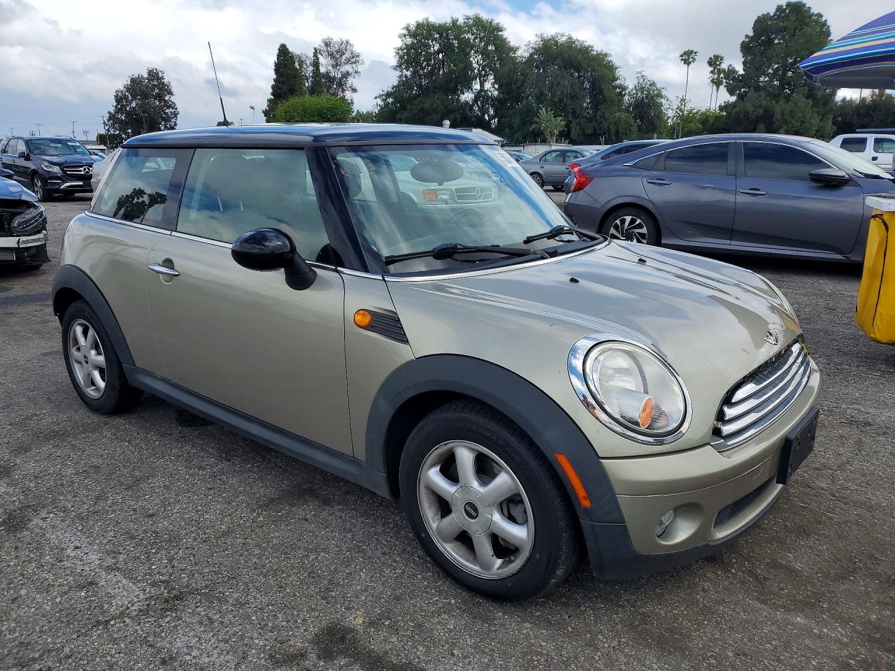 2010 MINI COOPER photo 10