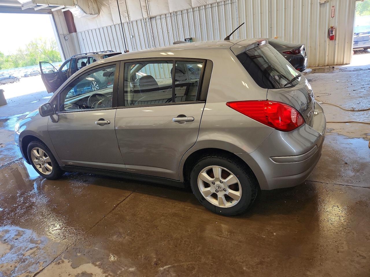 2012 NISSAN VERSA 1.8 S photo 2