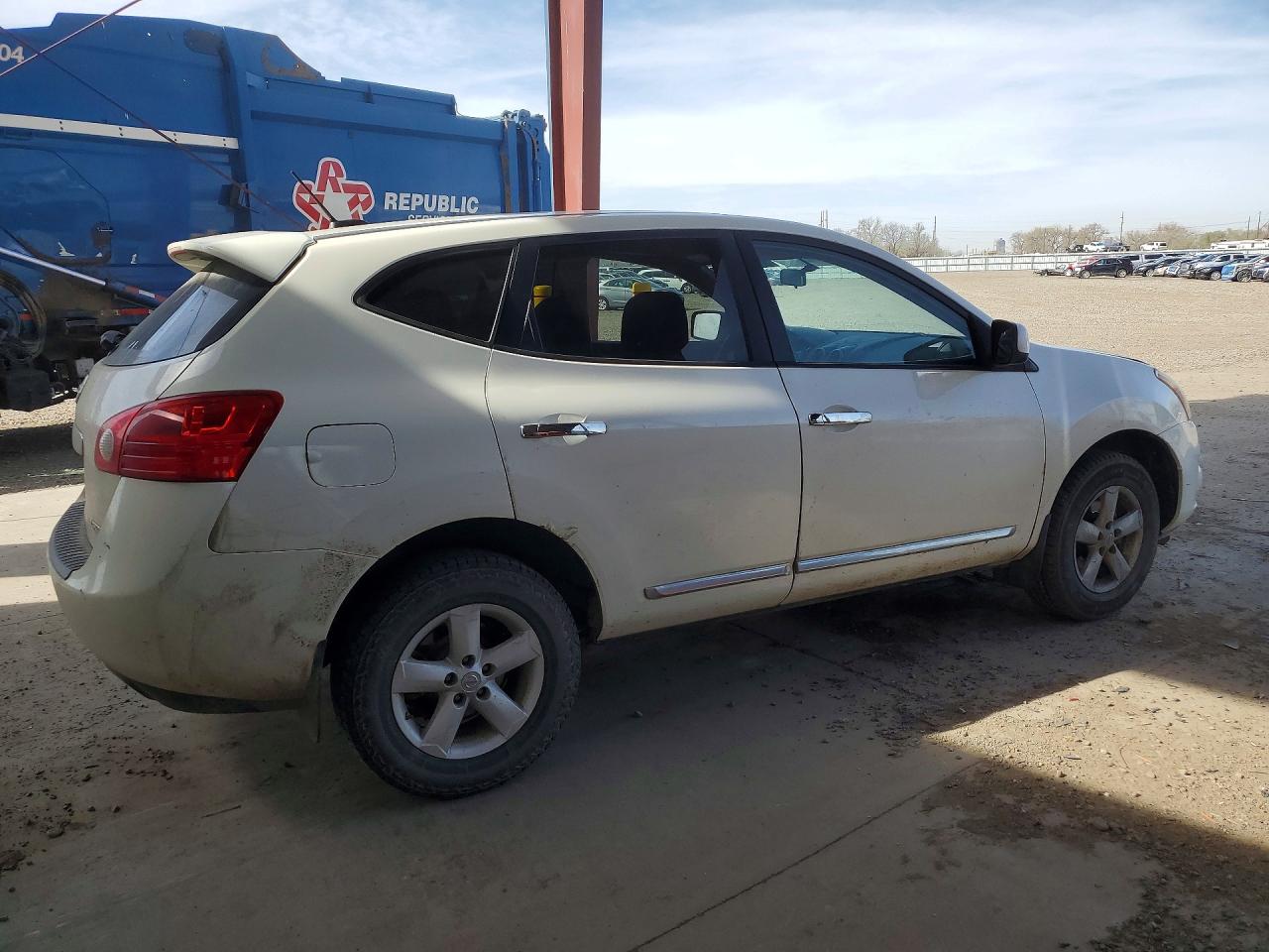 2013 NISSAN ROGUE S photo 3