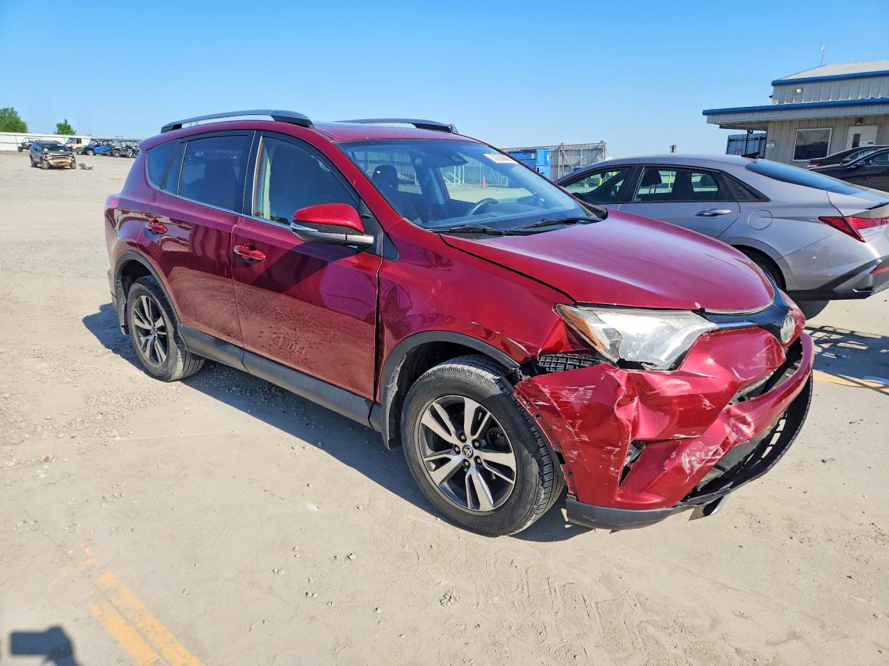 2018 TOYOTA RAV4 XLE photo 7