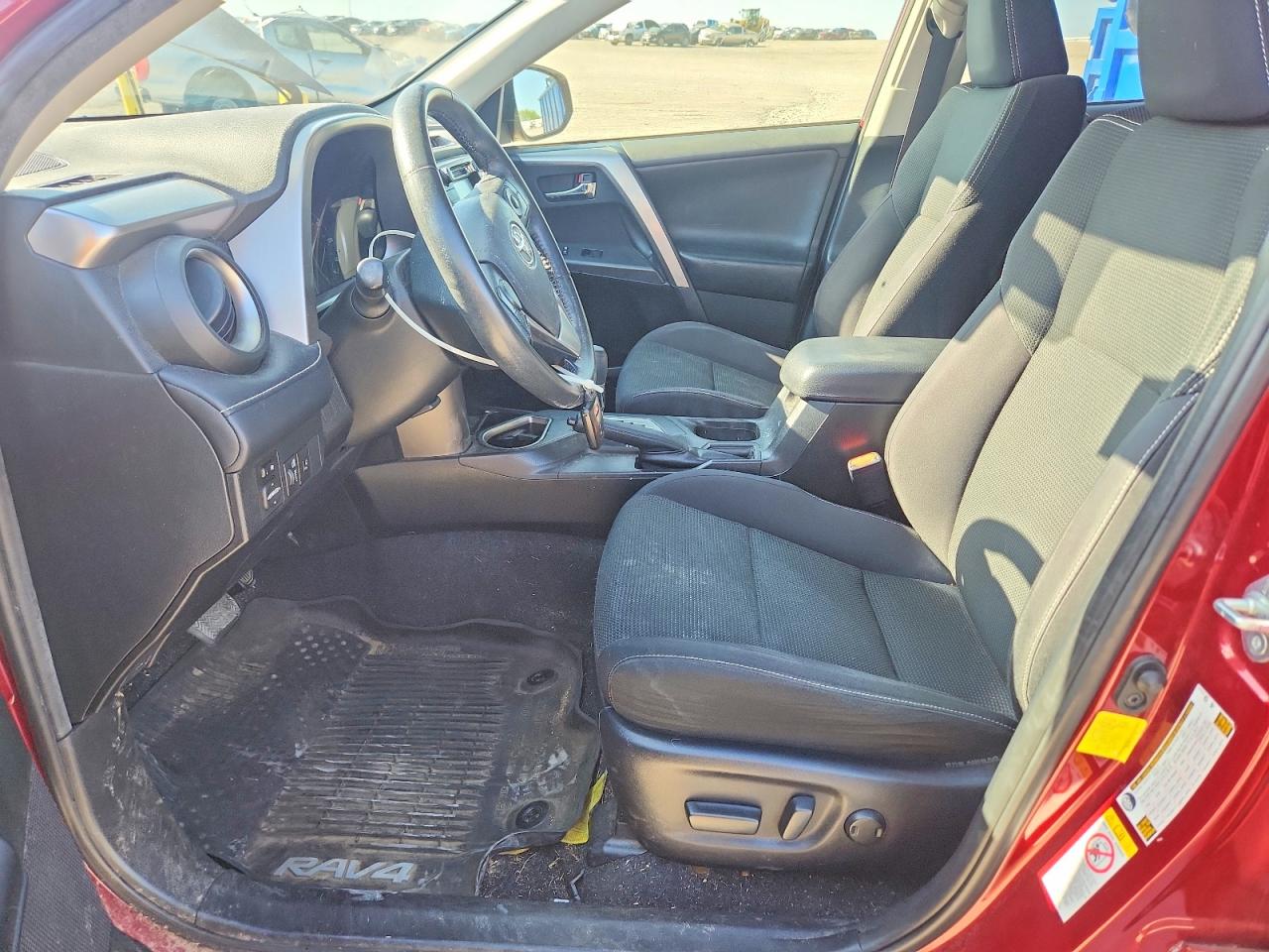 2018 TOYOTA RAV4 XLE photo 13