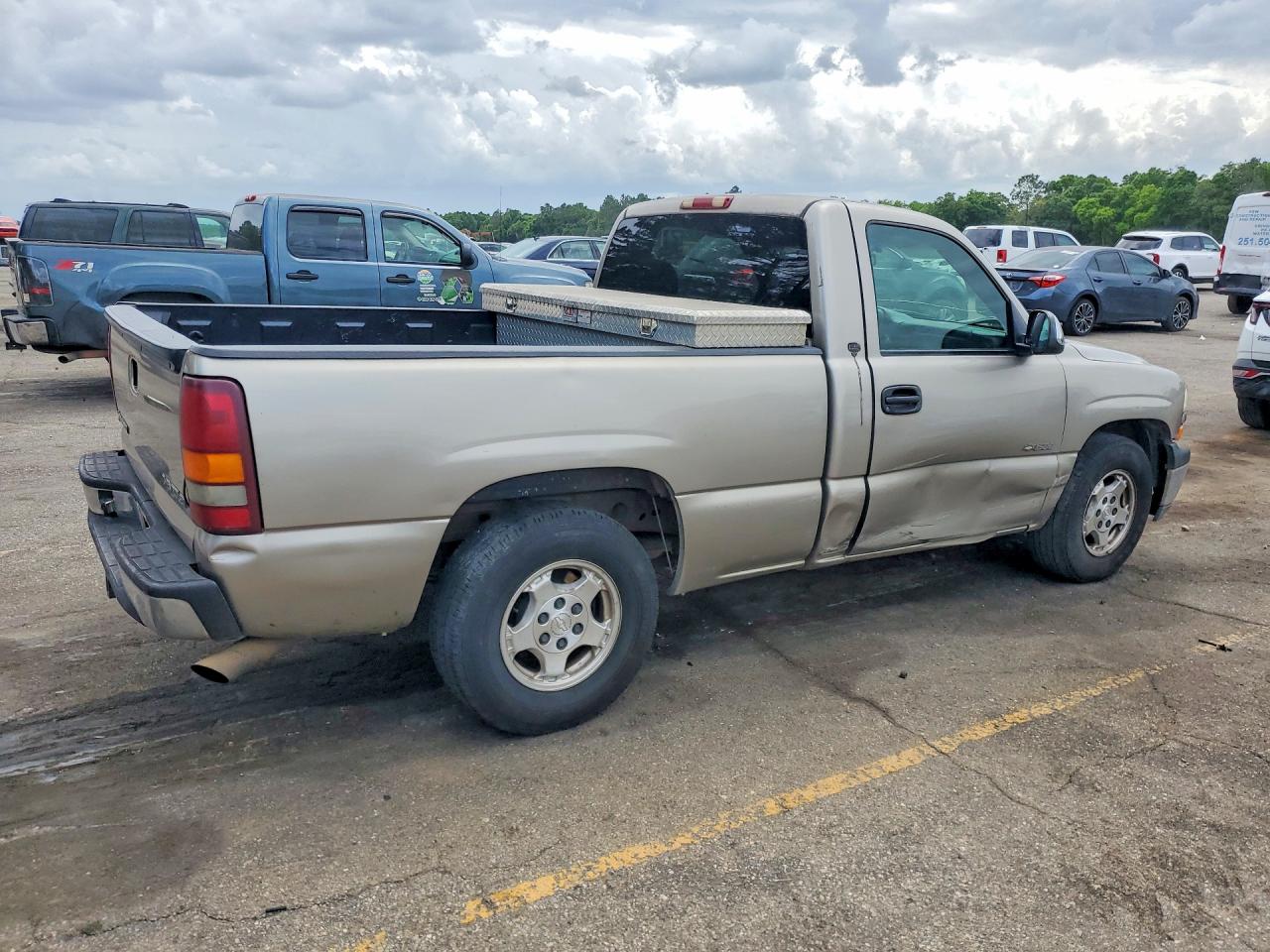 2000 CHEVROLET SILVERADO C1500 photo 5