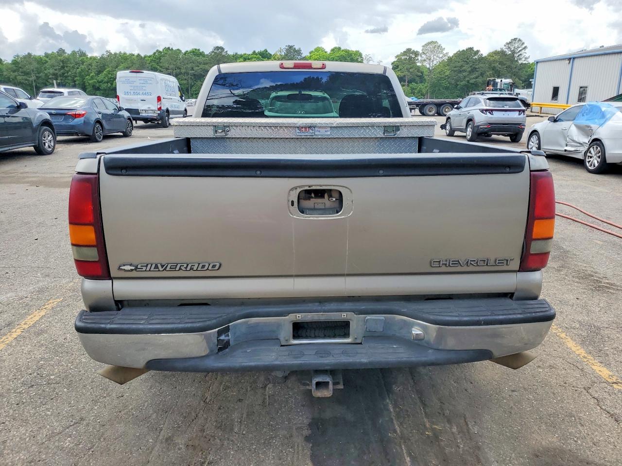 2000 CHEVROLET SILVERADO C1500 photo 11