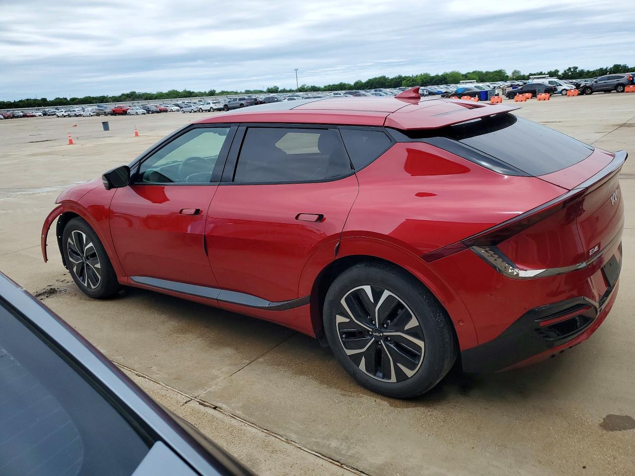 2022 KIA EV6 GT LINE photo 2
