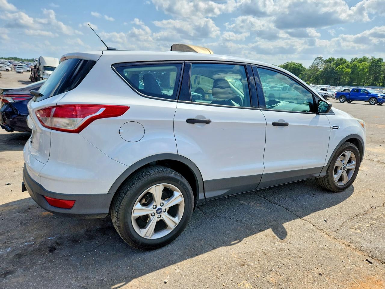 2016 FORD ESCAPE S photo 5
