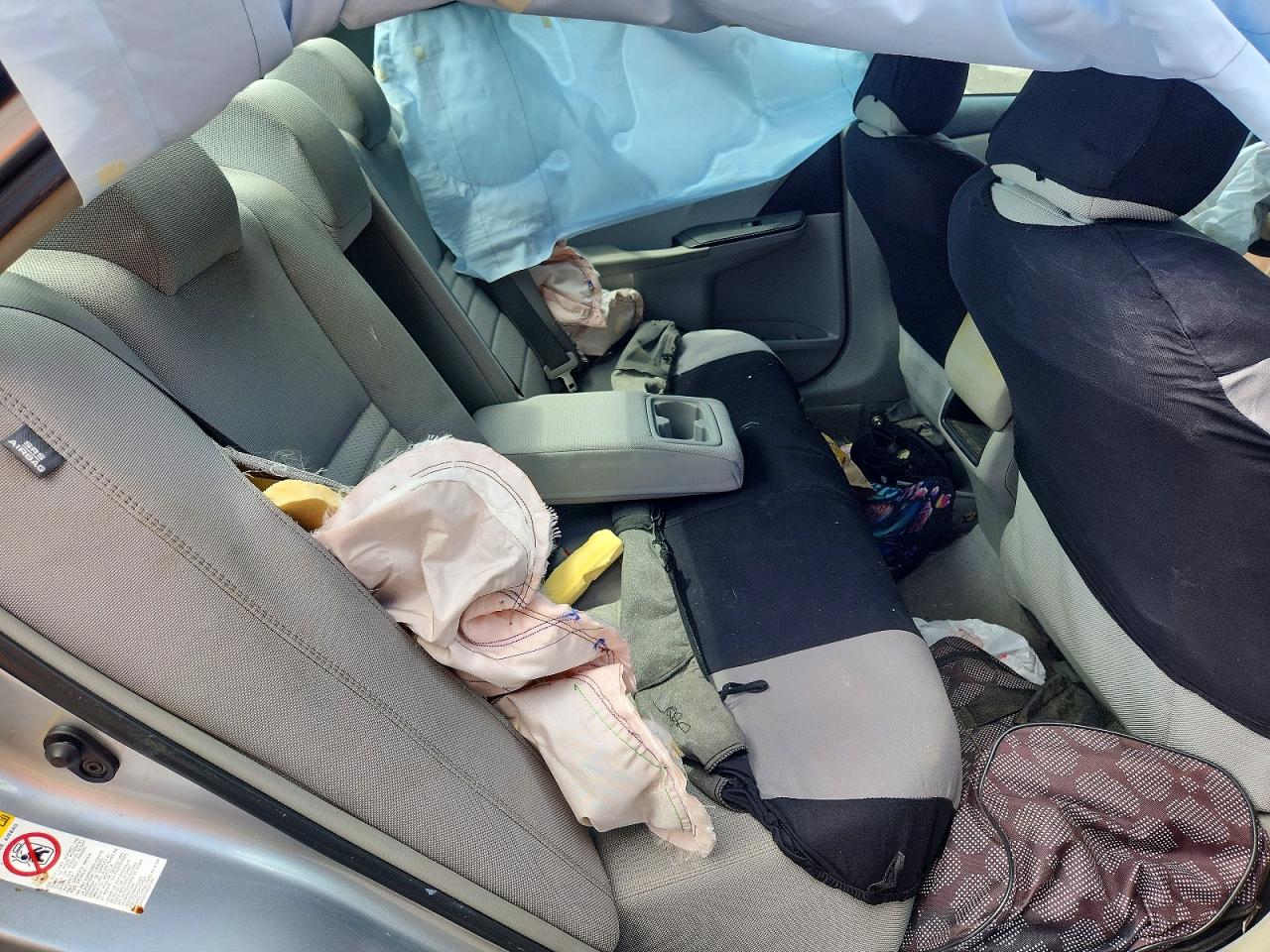 2015 TOYOTA CAMRY LE photo 10