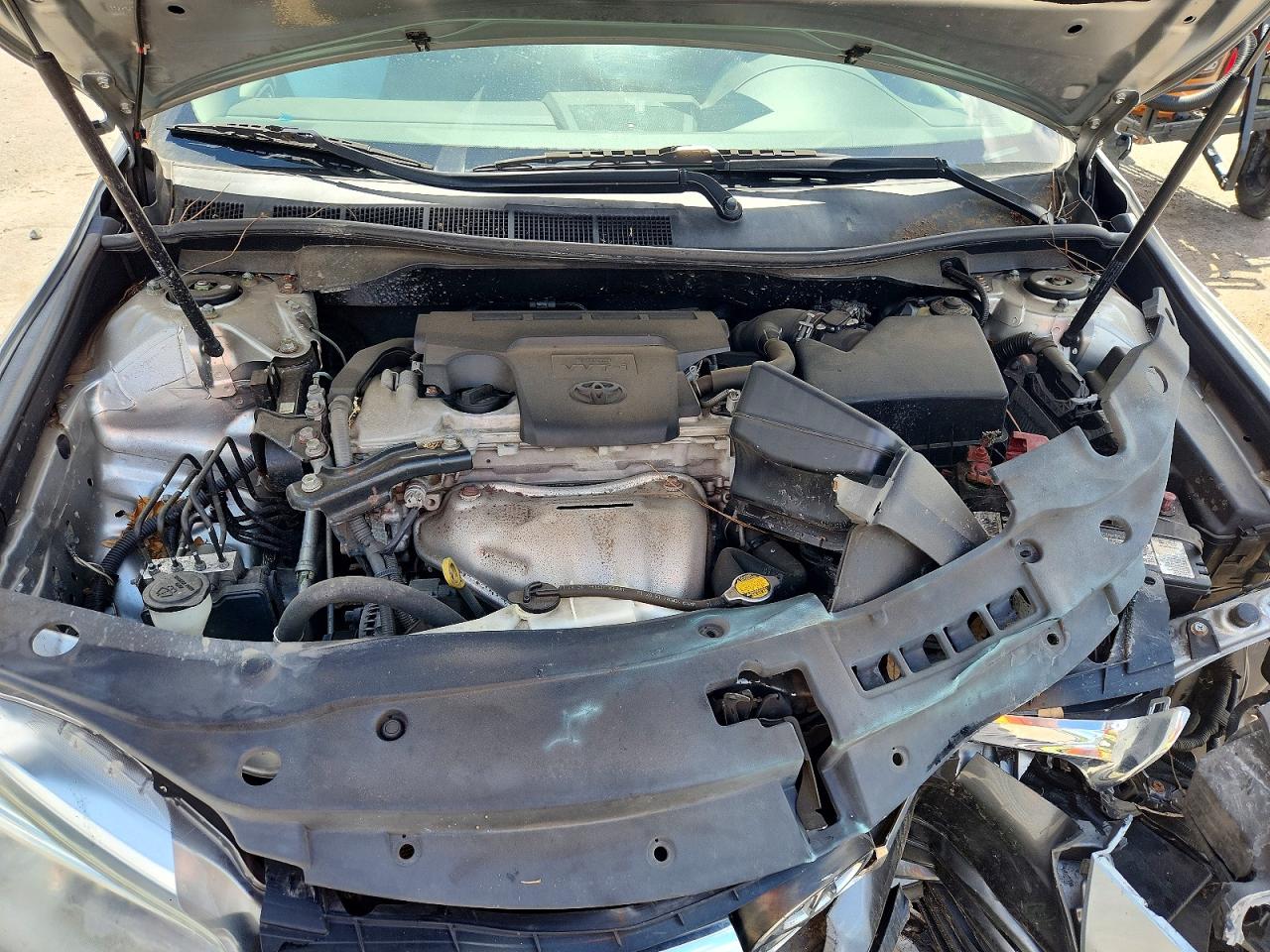 2015 TOYOTA CAMRY LE photo 11