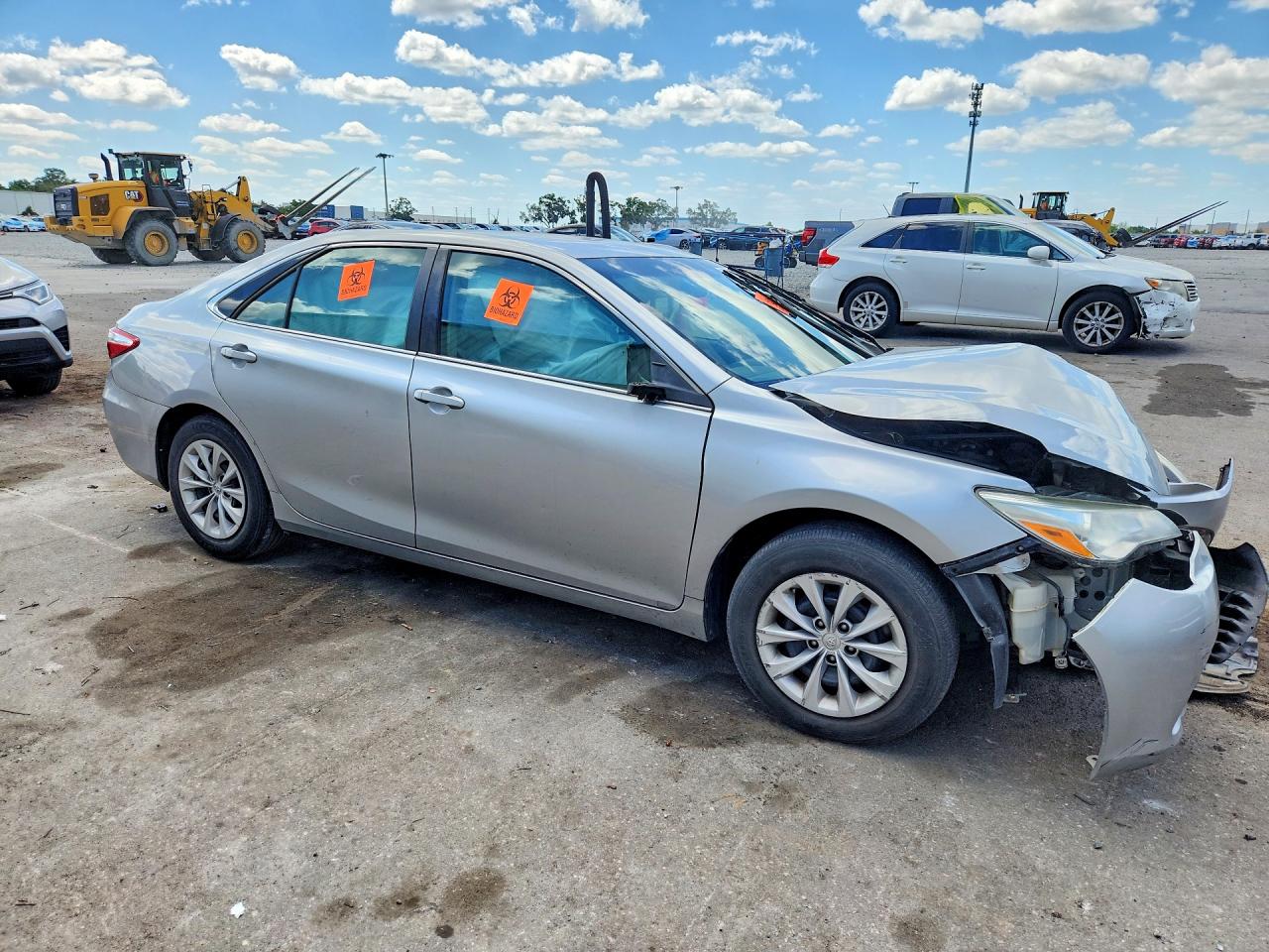 2015 TOYOTA CAMRY LE photo 4