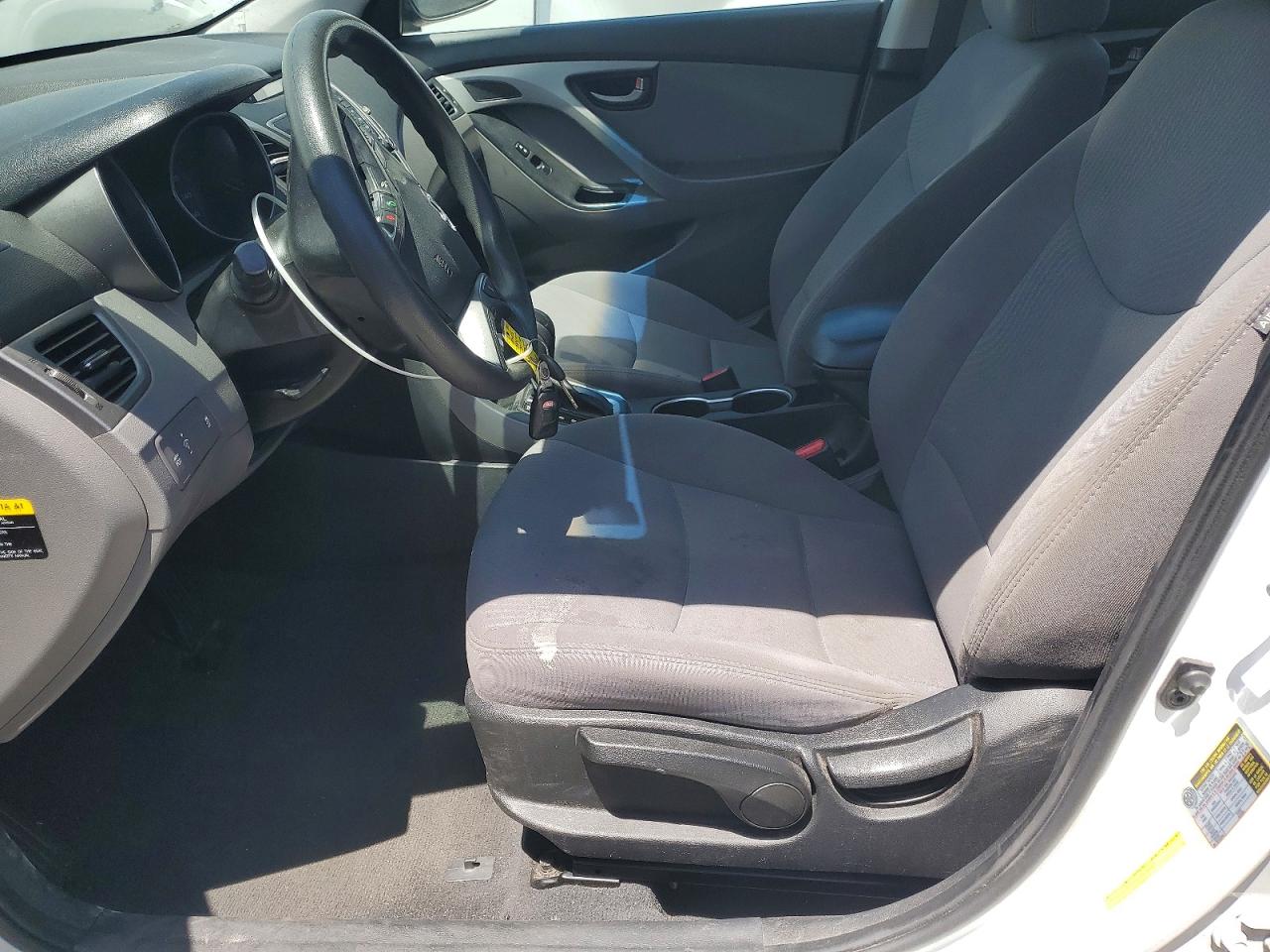 2015 HYUNDAI ELANTRA SE photo 13