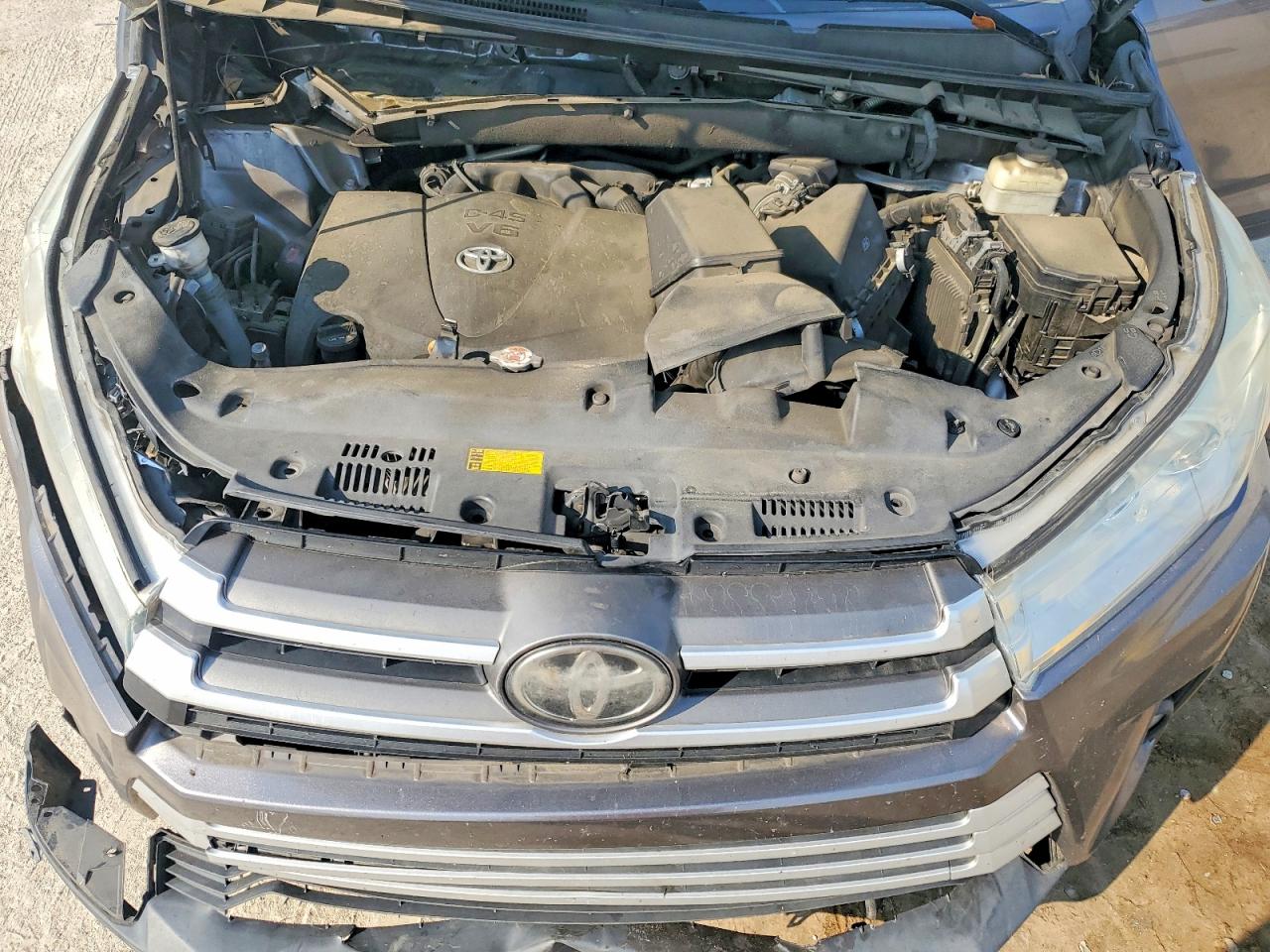 2017 TOYOTA HIGHLANDER XLE photo 34