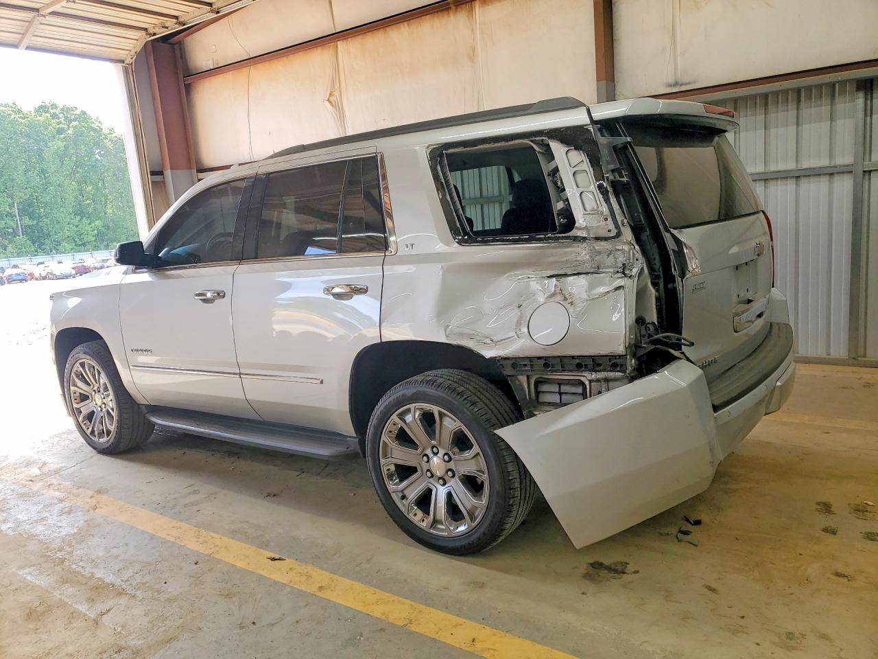 2017 CHEVROLET TAHOE C1500 LT photo 3