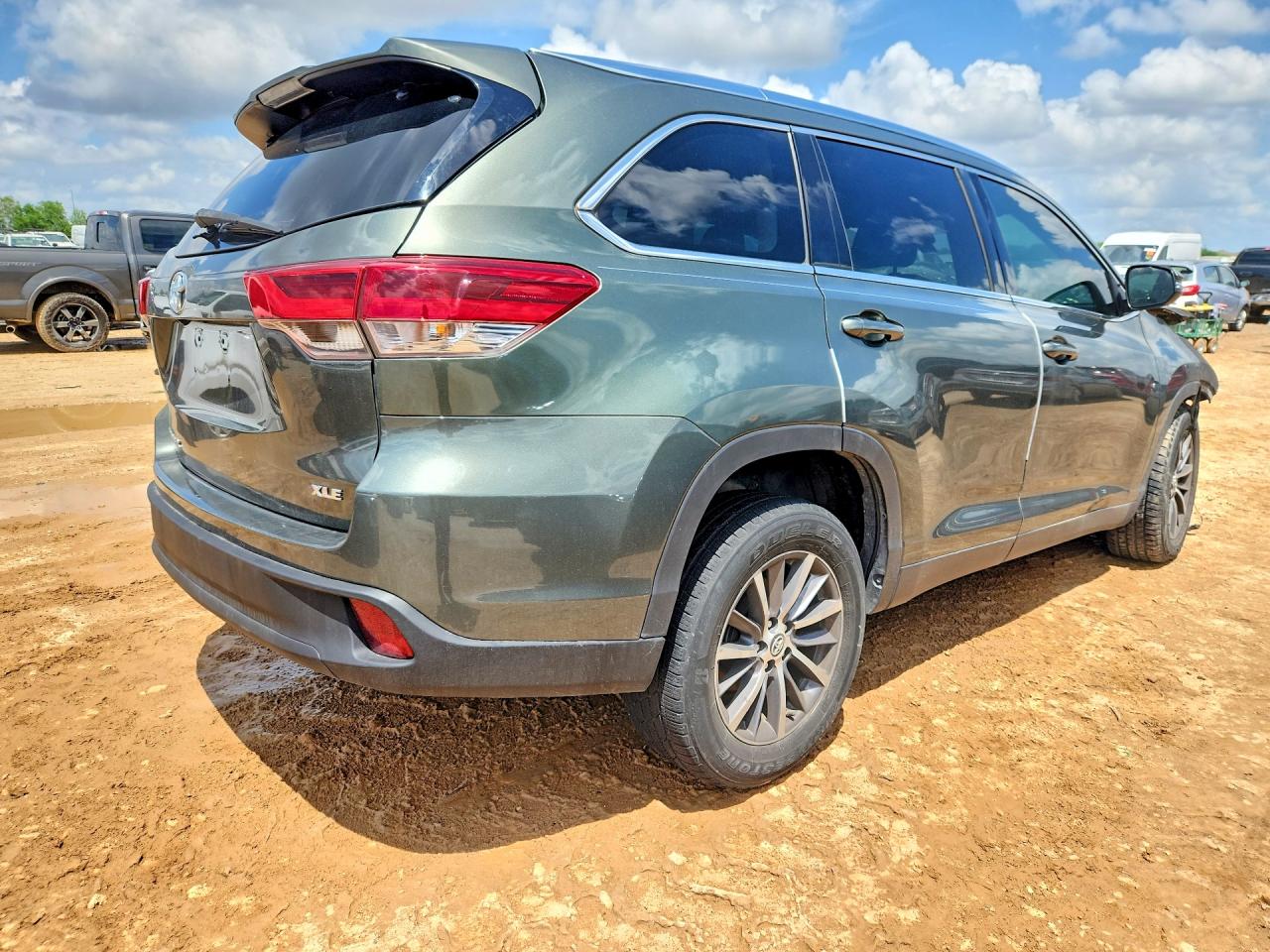 2019 TOYOTA HIGHLANDER XLE photo 7