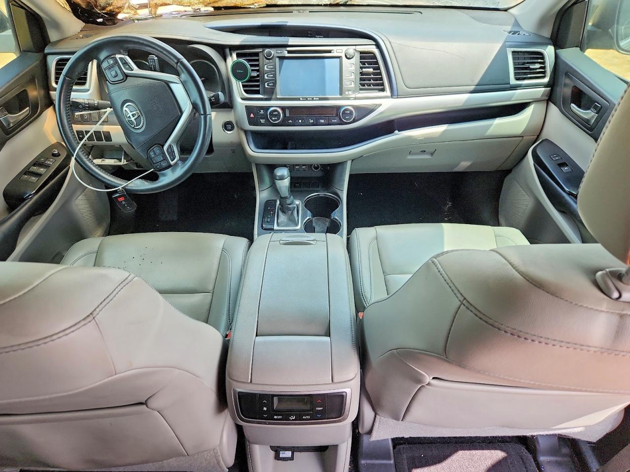 2019 TOYOTA HIGHLANDER XLE photo 22