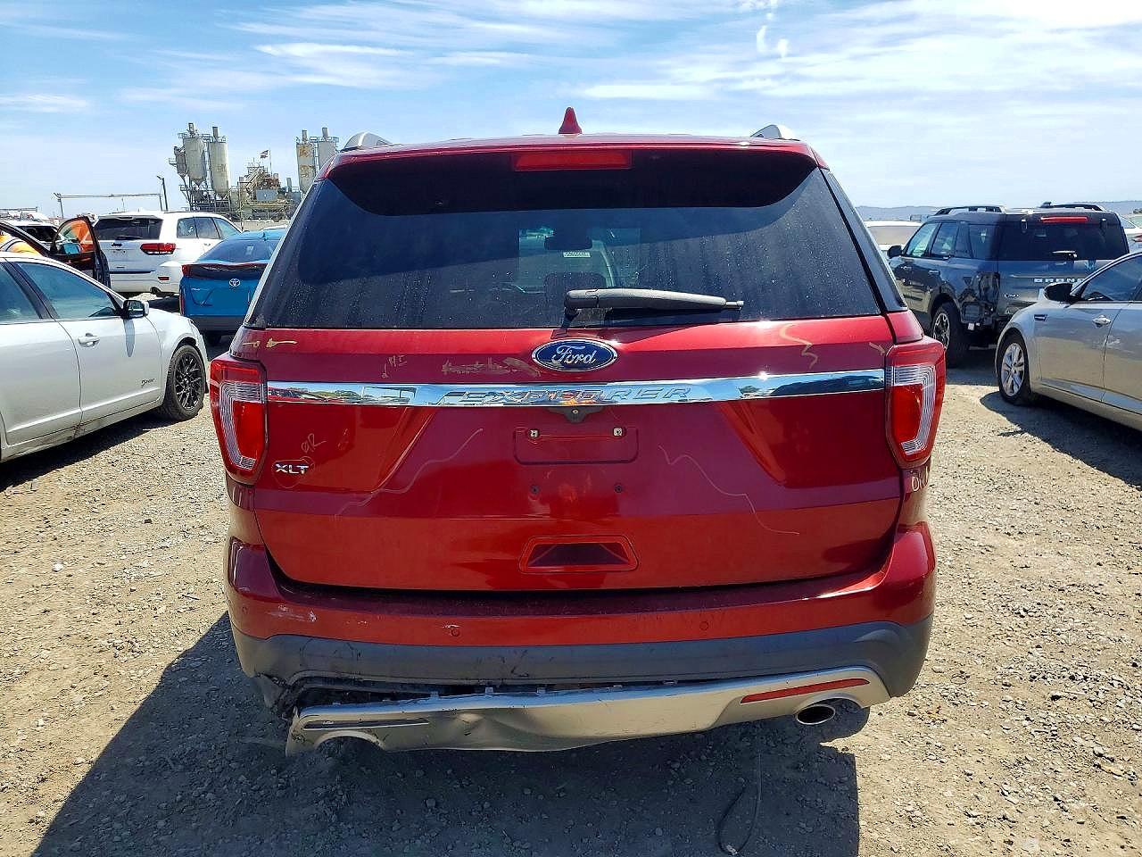 2017 FORD EXPLORER XLT photo 11