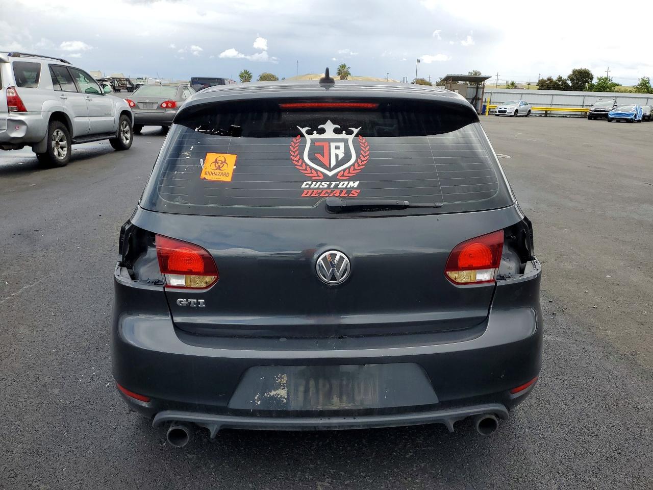 2013 VOLKSWAGEN GTI photo 6