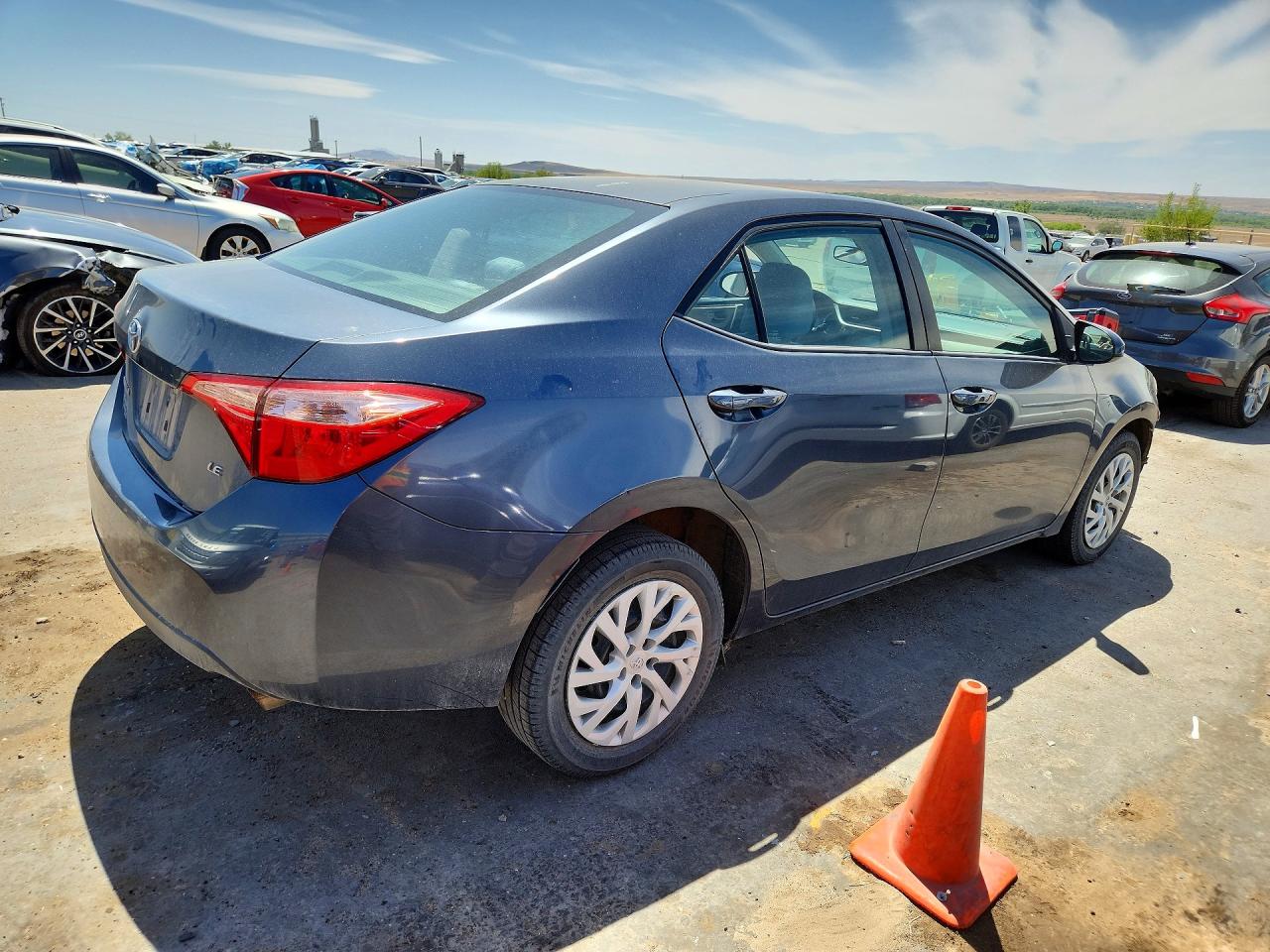 2019 TOYOTA COROLLA LE photo 5