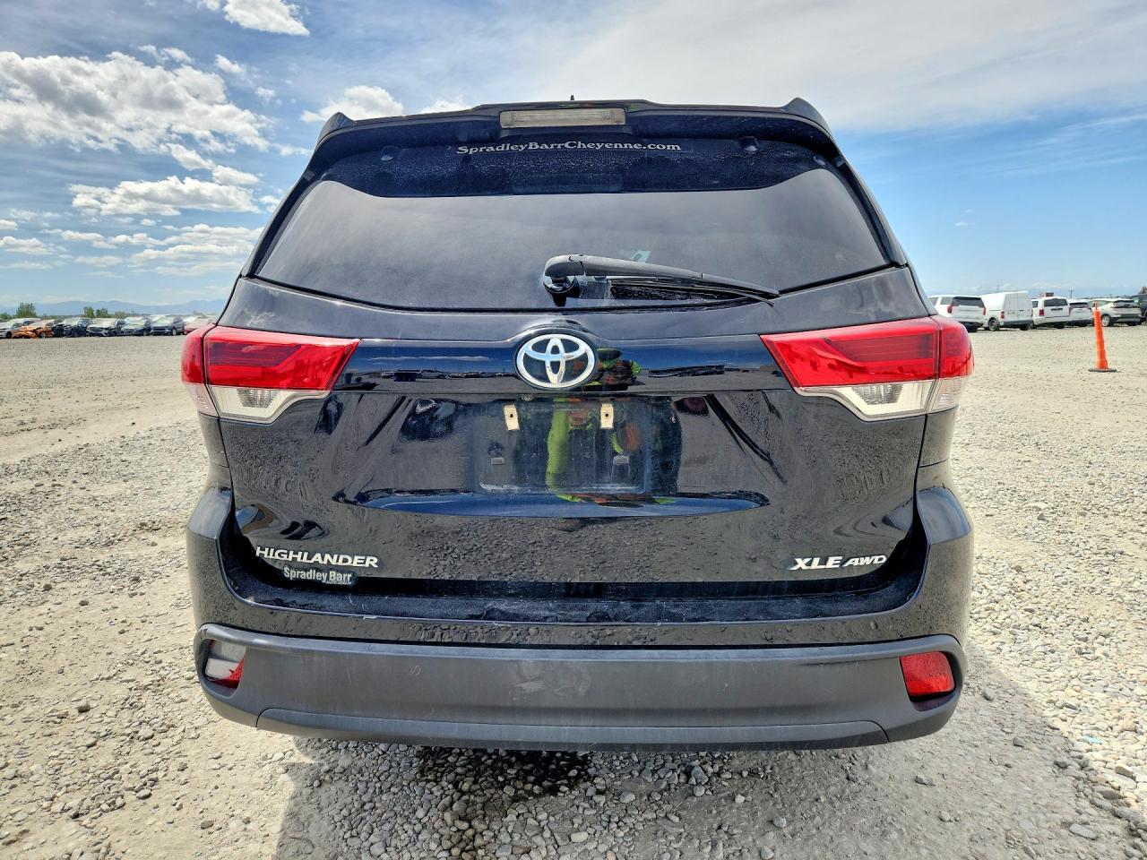 2019 TOYOTA HIGHLANDER XLE photo 6