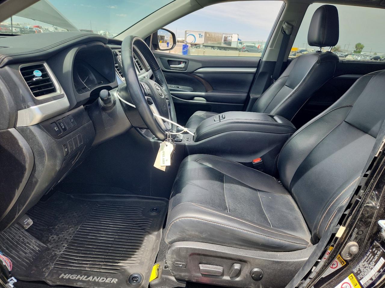 2019 TOYOTA HIGHLANDER XLE photo 7