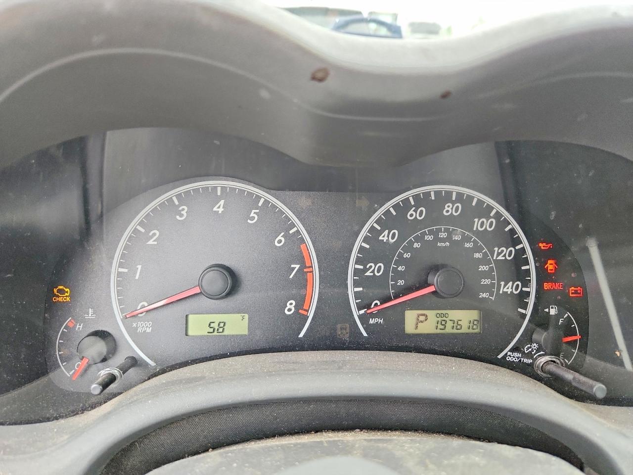 2010 TOYOTA COROLLA LE photo 17