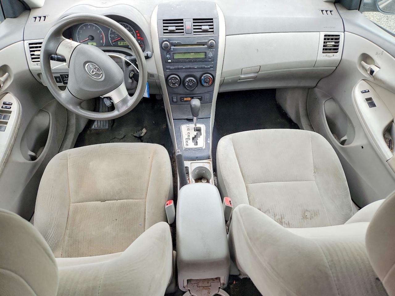 2010 TOYOTA COROLLA LE photo 15