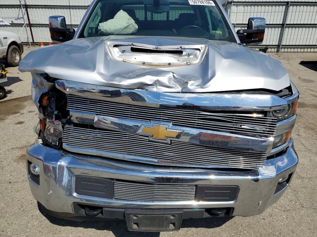 2018 CHEVROLET SILVERADO K2500 HEAVY DUTY LTZ photo 31