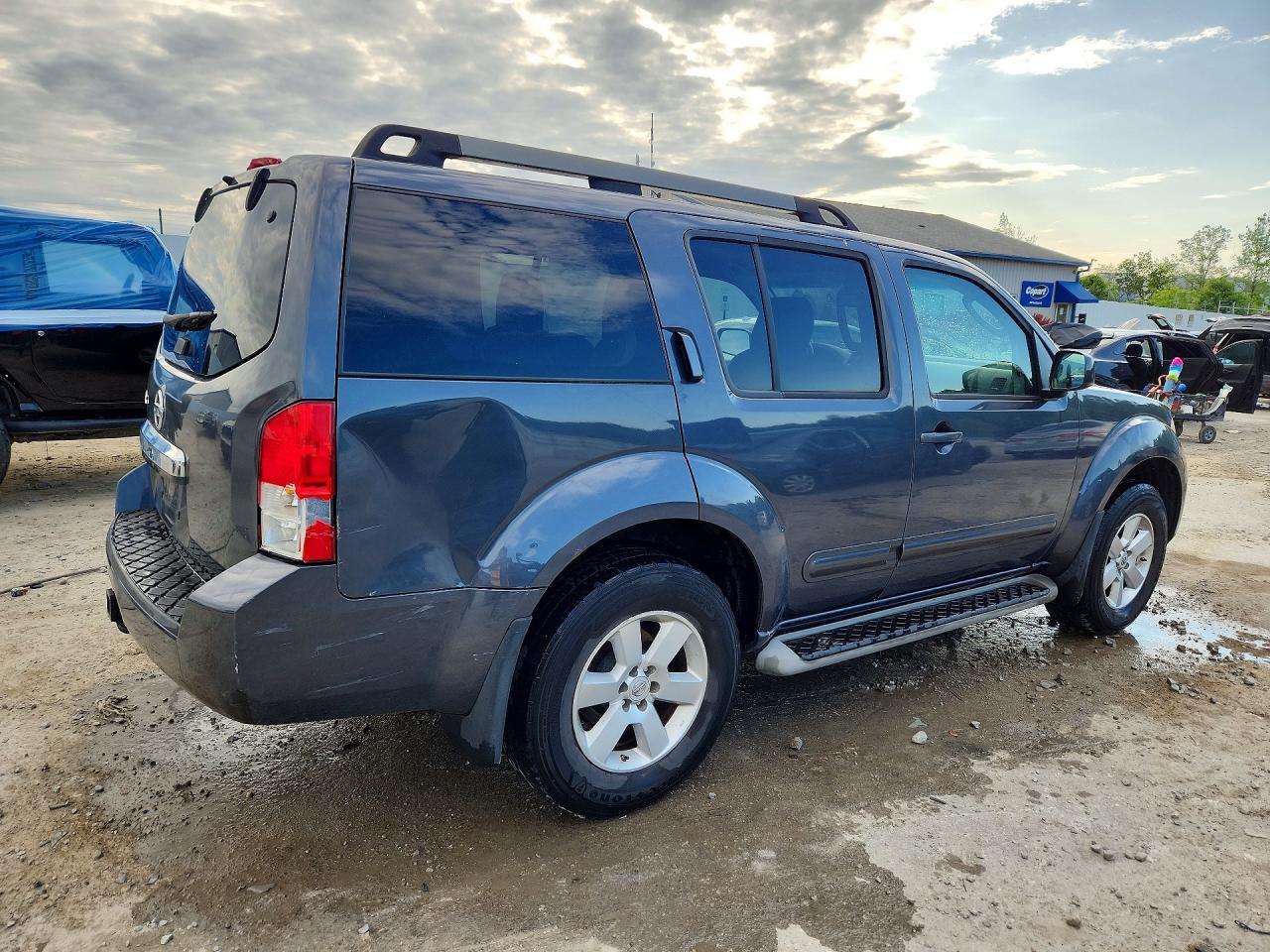 2012 NISSAN PATHFINDER S photo 7