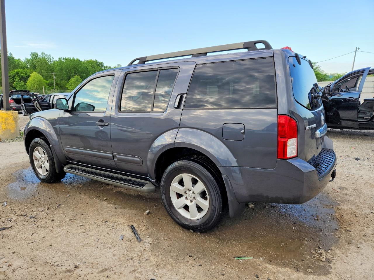 2012 NISSAN PATHFINDER S photo 4