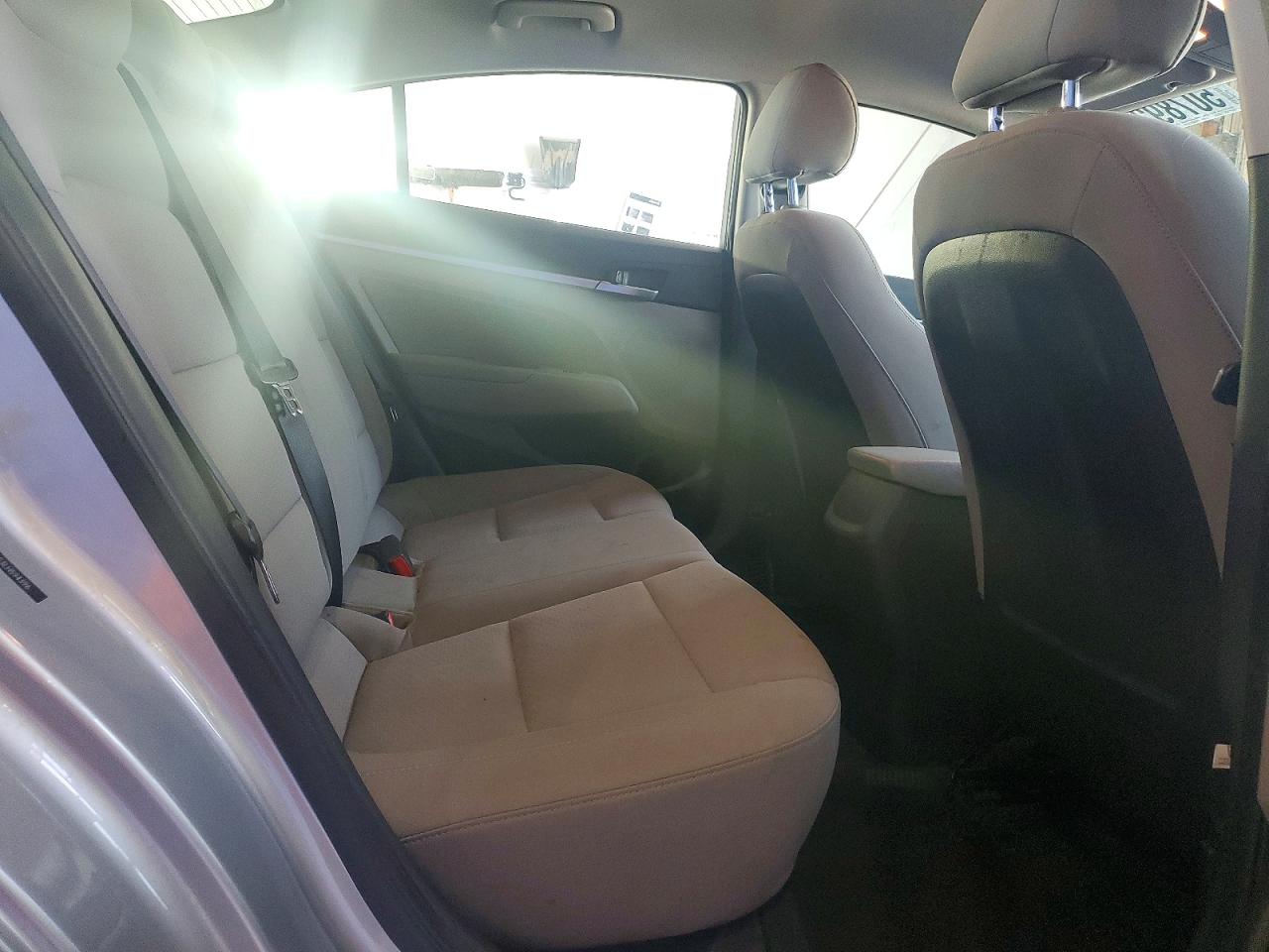 2020 HYUNDAI ELANTRA photo 28