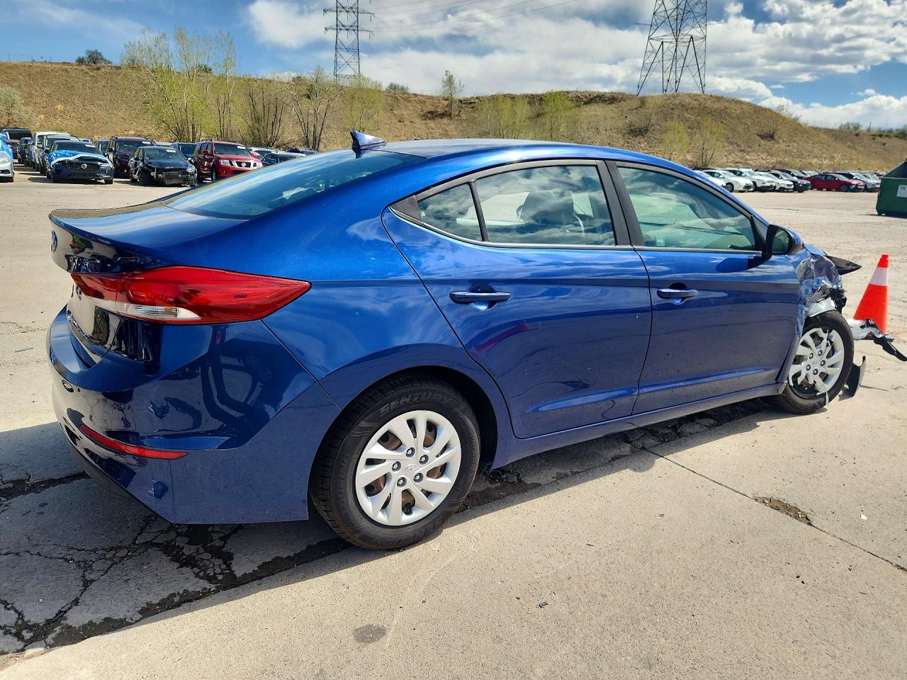 2017 HYUNDAI ELANTRA SE photo 7