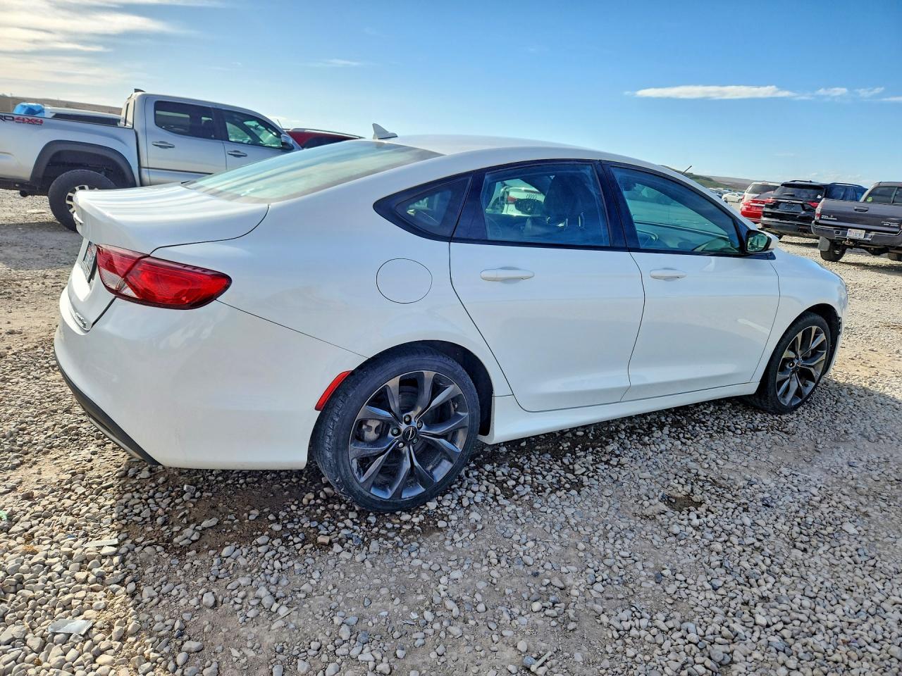 2015 CHRYSLER 200 S photo 5