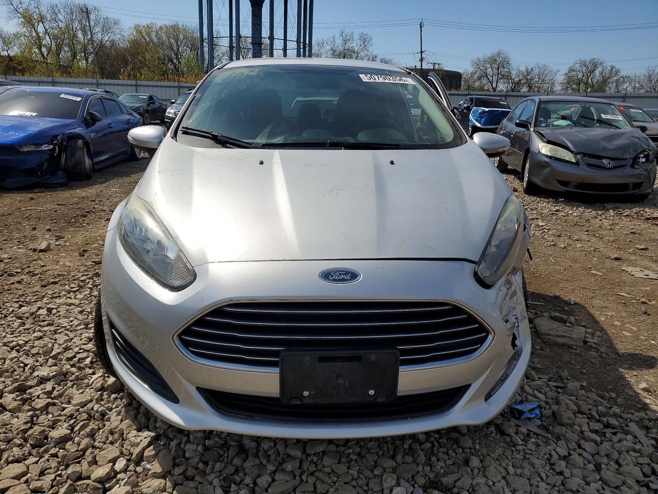2015 FORD FIESTA SE photo 13