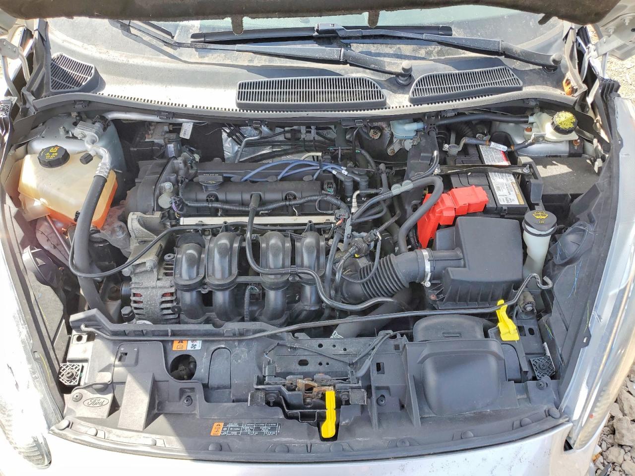 2015 FORD FIESTA SE photo 31