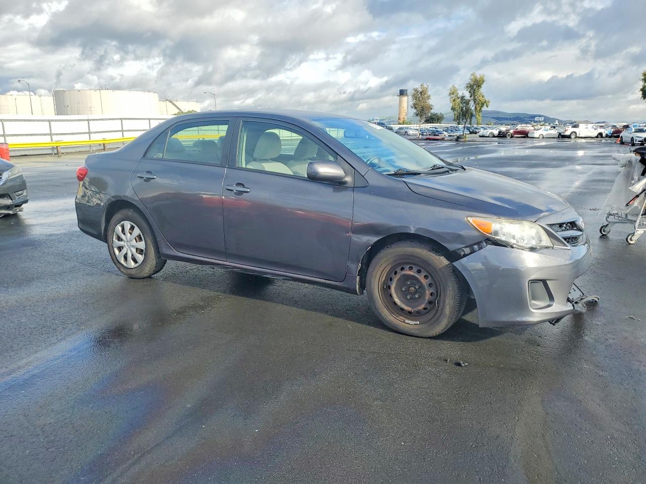 2011 TOYOTA COROLLA LE photo 4