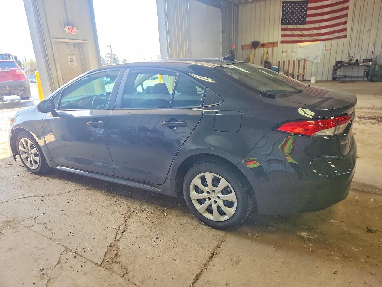 2024 TOYOTA COROLLA LE photo 3
