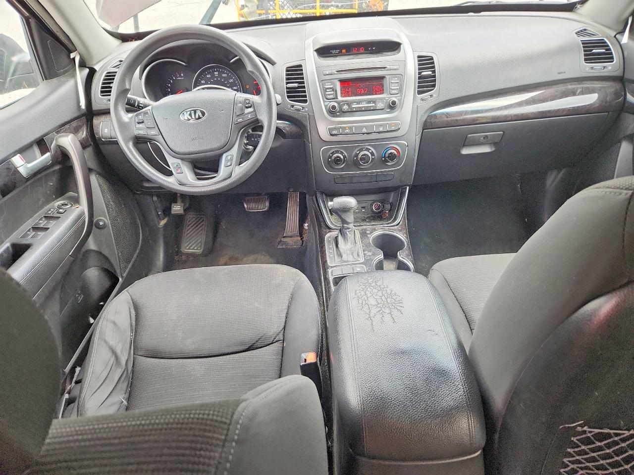 2015 KIA SORENTO LX photo 15