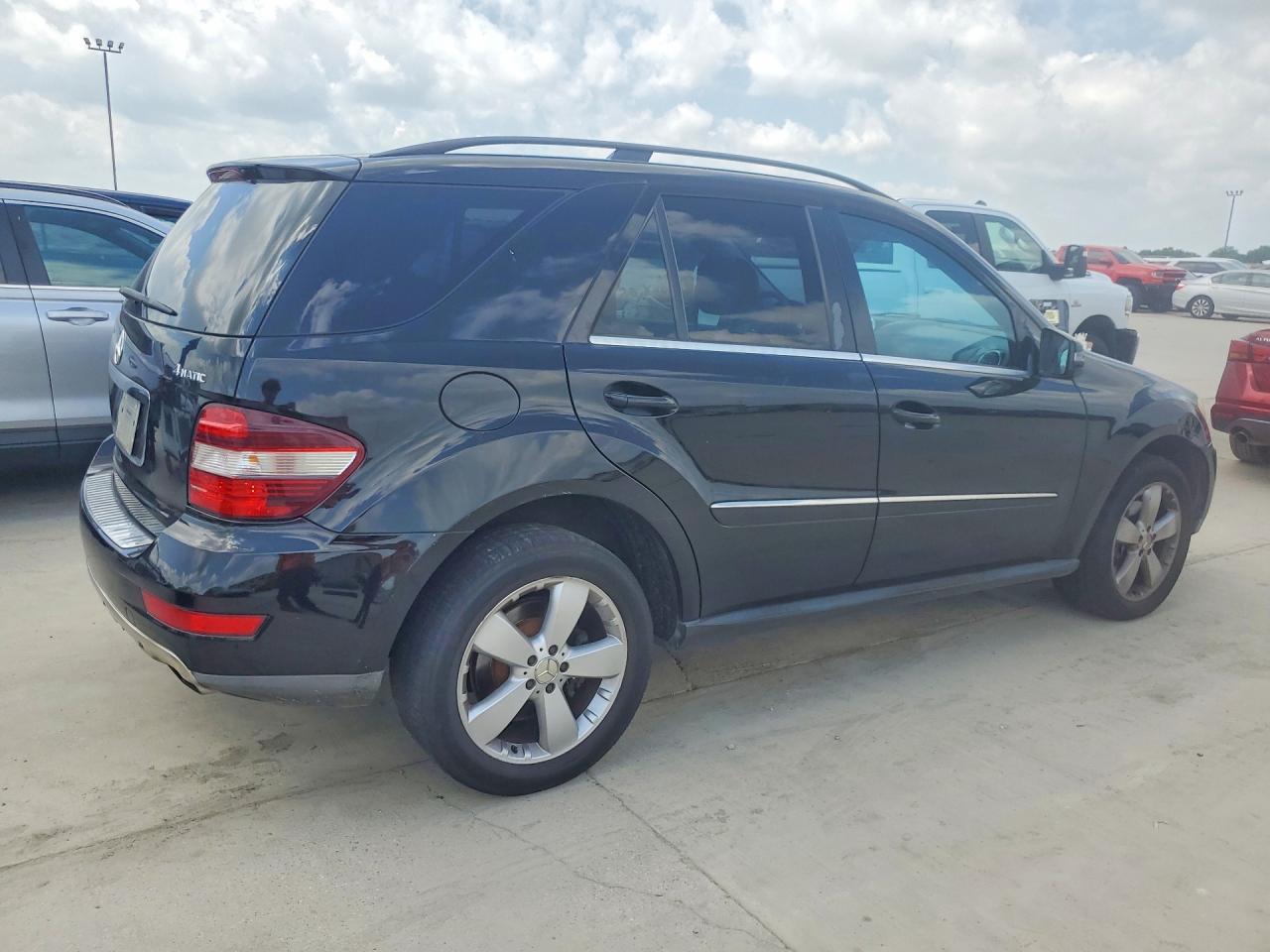 2011 MERCEDES-BENZ ML 350 4MATIC photo 5