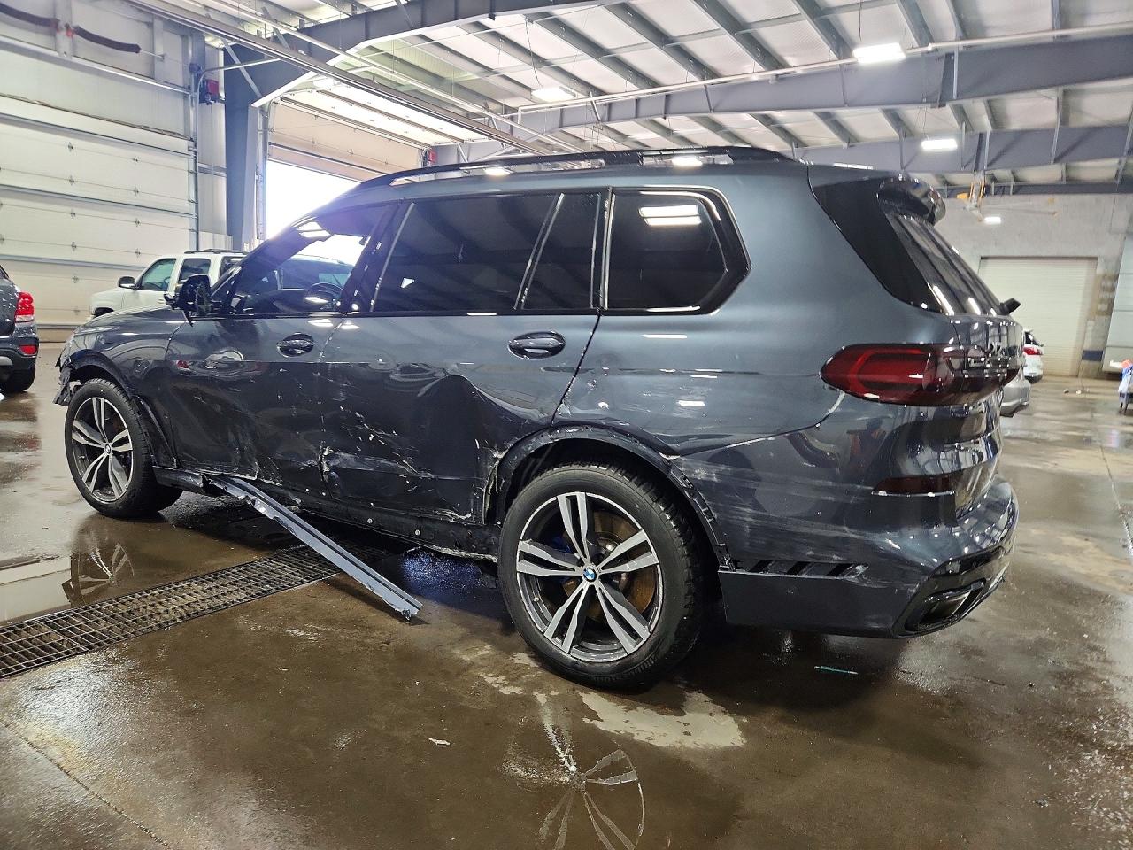 2022 BMW X7 M50I photo 3
