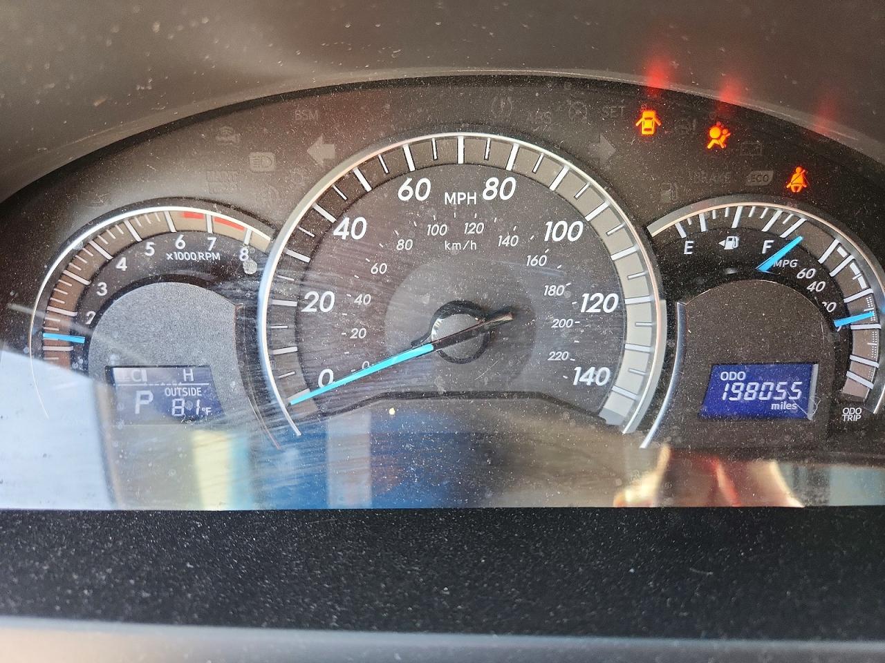 2013 TOYOTA CAMRY SE photo 25