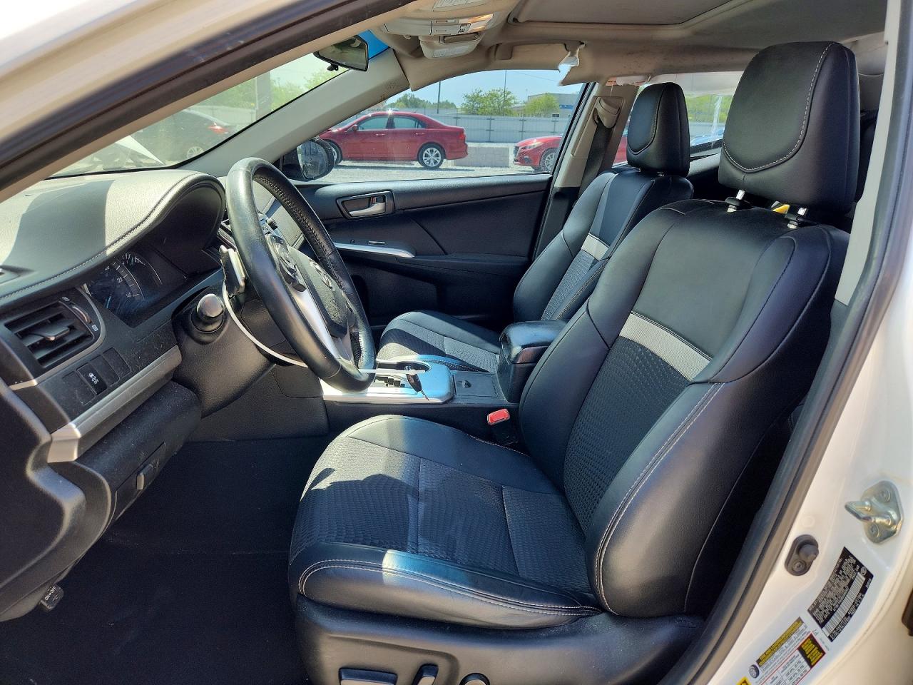 2013 TOYOTA CAMRY SE photo 19