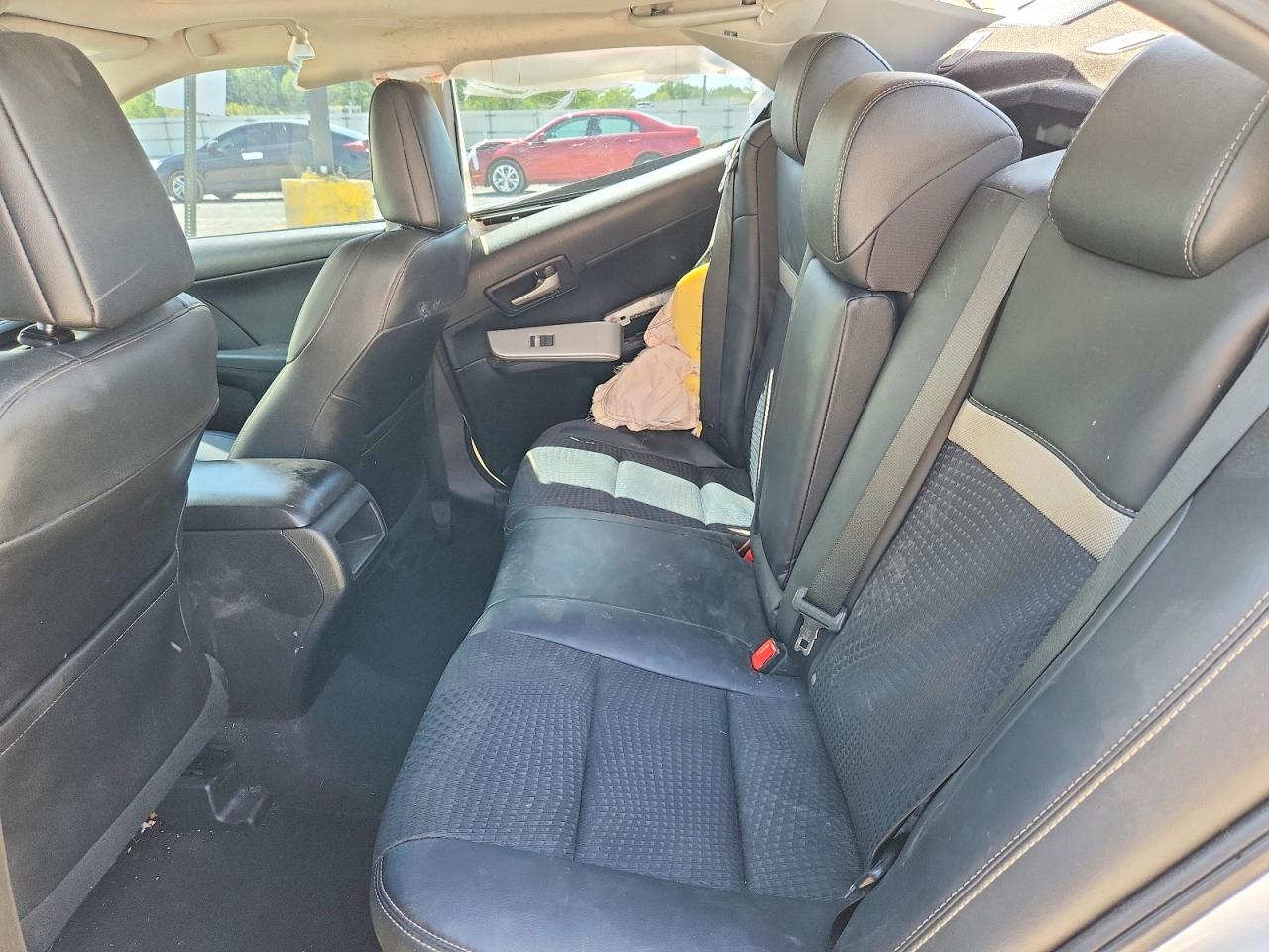 2013 TOYOTA CAMRY SE photo 28
