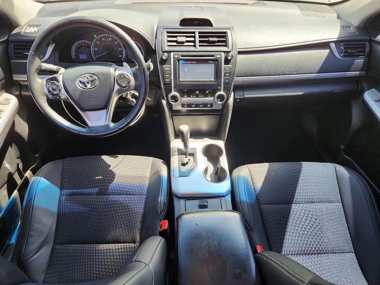 2013 TOYOTA CAMRY SE photo 22