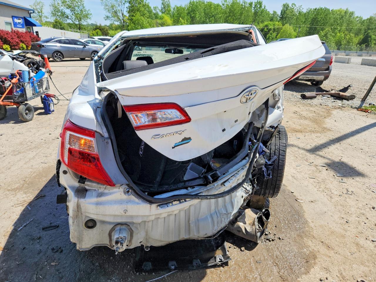 2013 TOYOTA CAMRY SE photo 16