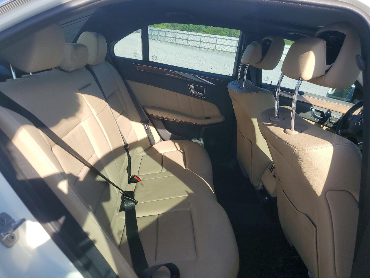 2011 MERCEDES-BENZ E 350 photo 10