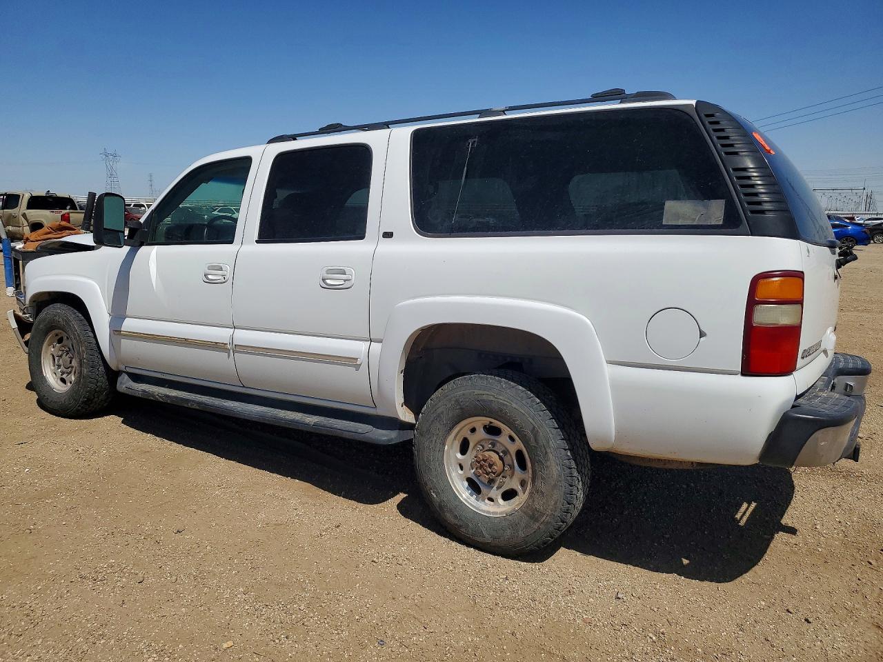 2001 CHEVROLET SUBURBAN C2500  LT photo 3