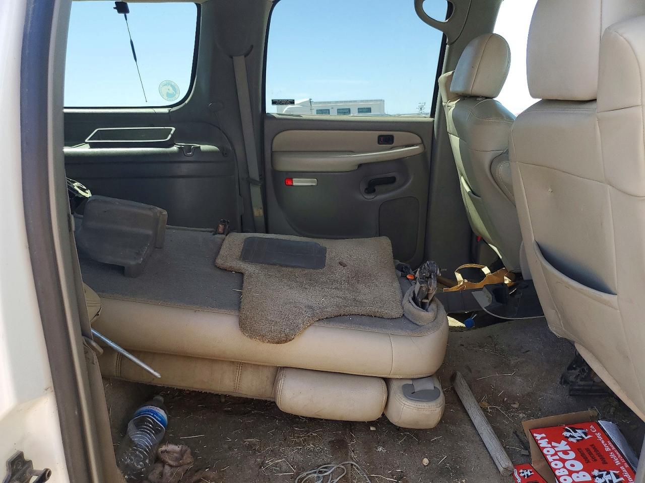 2001 CHEVROLET SUBURBAN C2500  LT photo 21