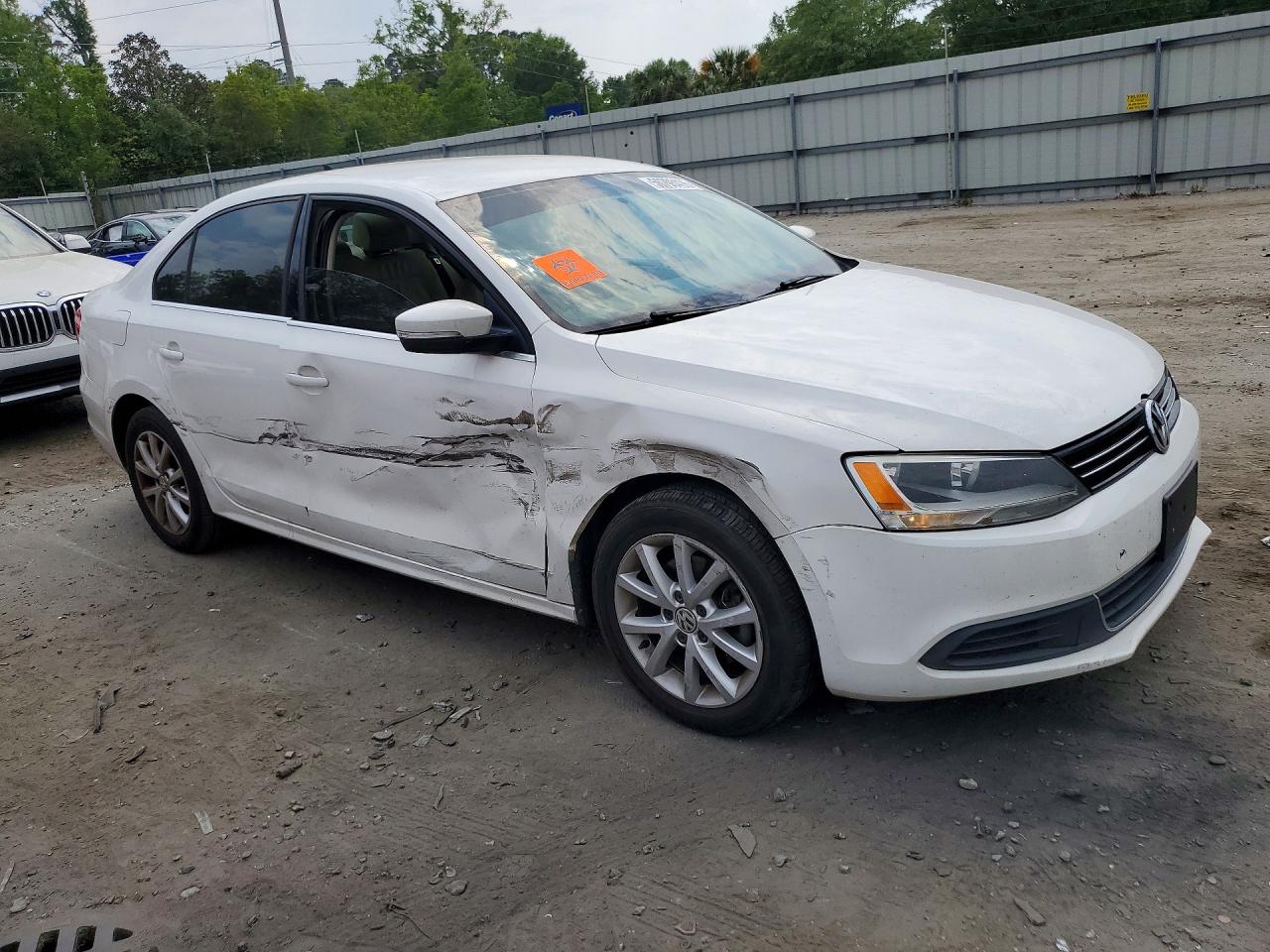 2013 VOLKSWAGEN JETTA SE photo 4