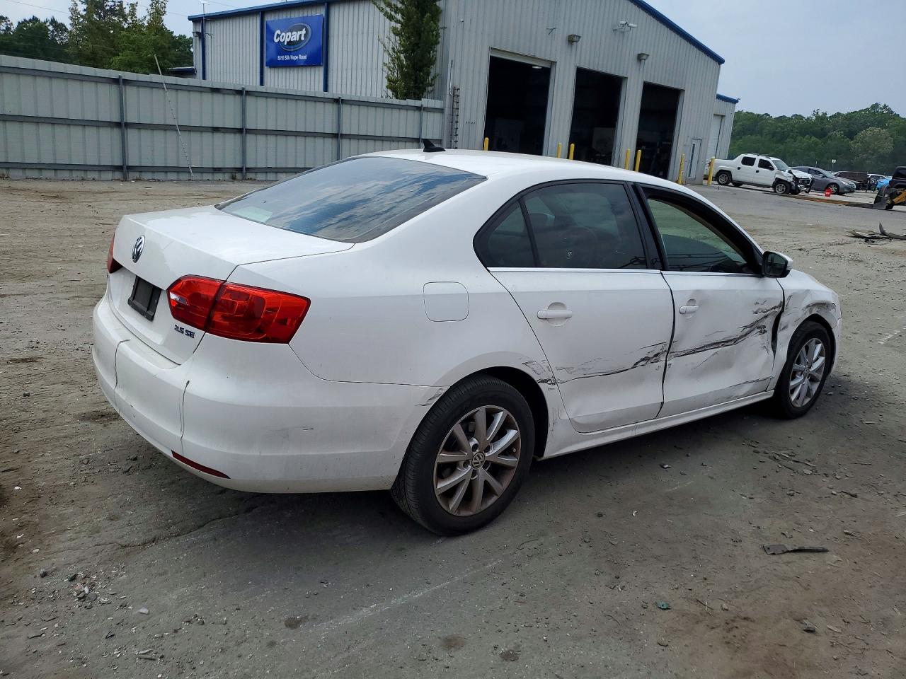2013 VOLKSWAGEN JETTA SE photo 3